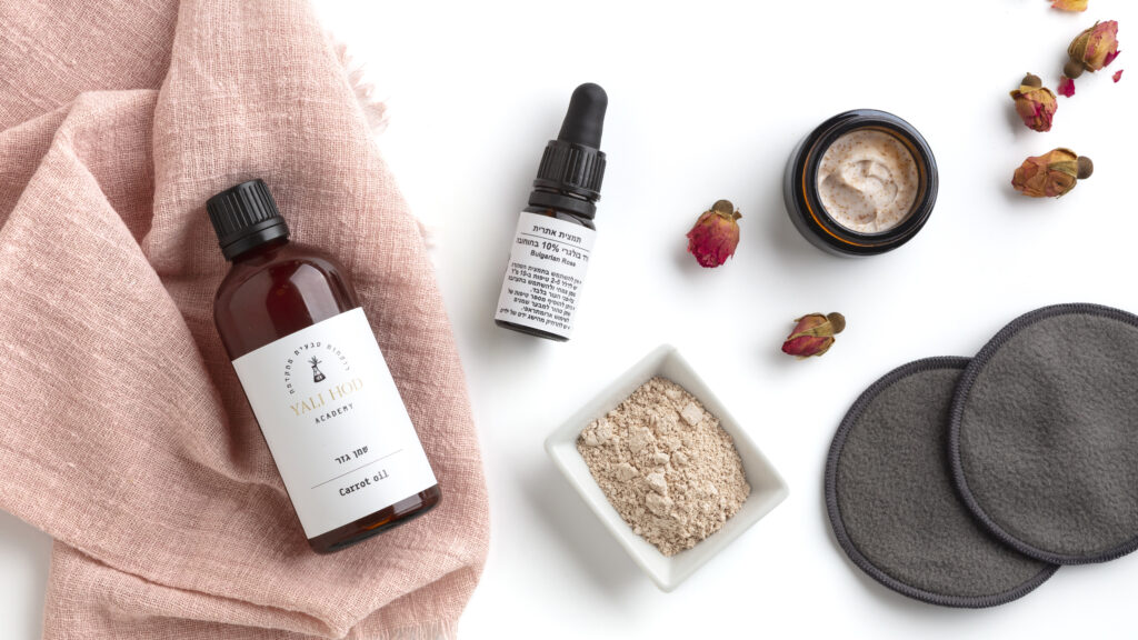 קורס הכנת מוצרי ניקוי לעור הפנים