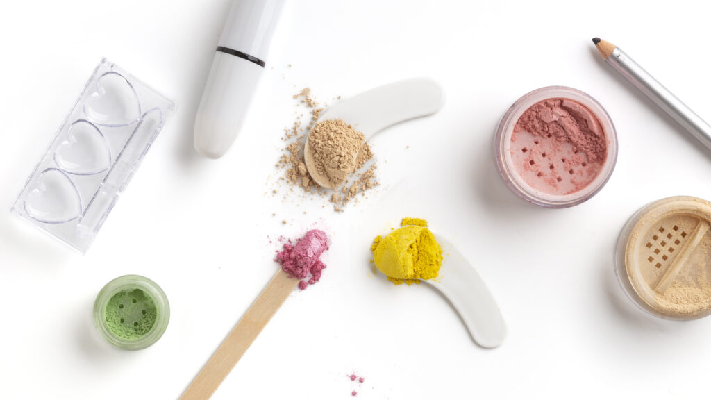 קורס לייצור איפור מינרלי טבעי